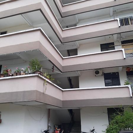 פראי Homestay Idaman Tun Hussein - Harga Untuk 1 Rumah ,1 Bilik ,1 Bilik Air 4 Single Bed - Not Sharing מראה חיצוני תמונה