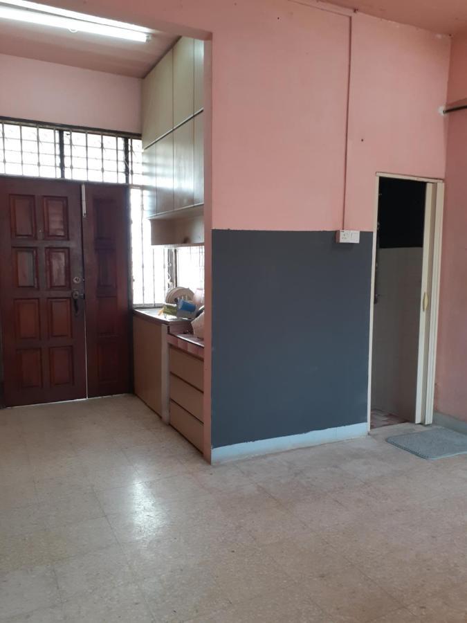 פראי Homestay Idaman Tun Hussein - Harga Untuk 1 Rumah ,1 Bilik ,1 Bilik Air 4 Single Bed - Not Sharing מראה חיצוני תמונה