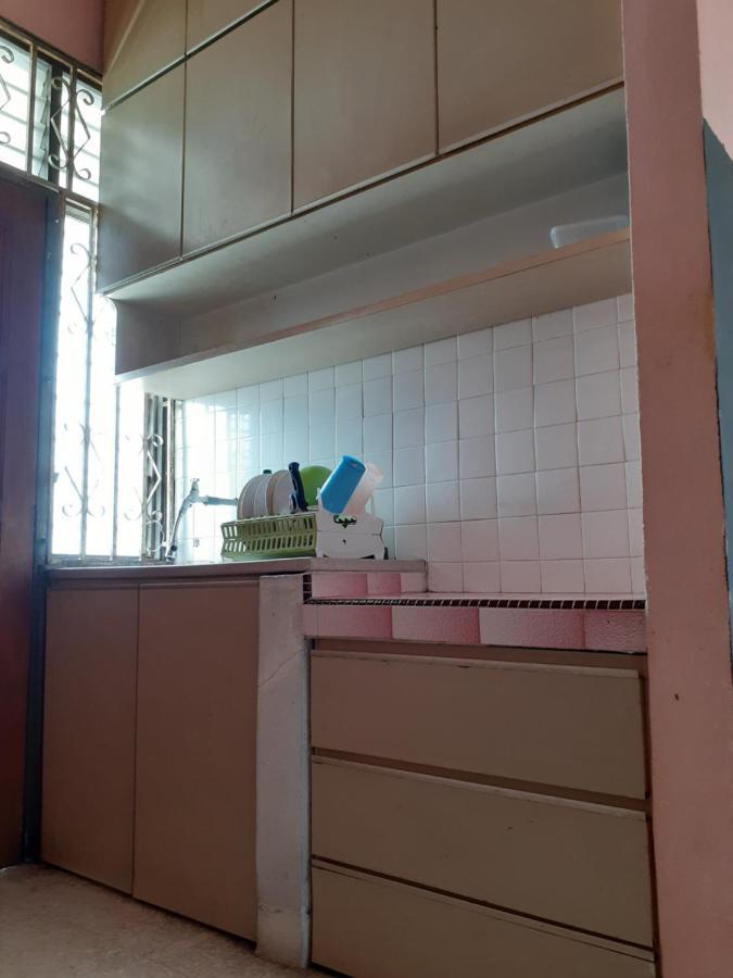 פראי Homestay Idaman Tun Hussein - Harga Untuk 1 Rumah ,1 Bilik ,1 Bilik Air 4 Single Bed - Not Sharing מראה חיצוני תמונה