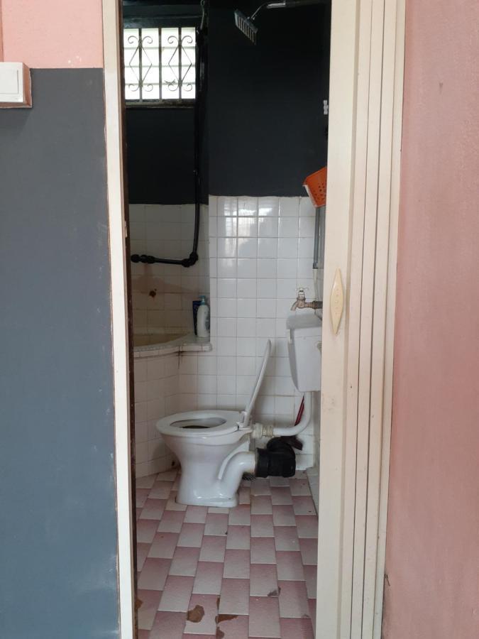 פראי Homestay Idaman Tun Hussein - Harga Untuk 1 Rumah ,1 Bilik ,1 Bilik Air 4 Single Bed - Not Sharing מראה חיצוני תמונה