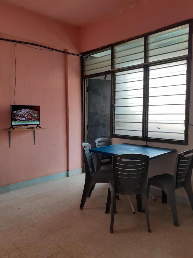 פראי Homestay Idaman Tun Hussein - Harga Untuk 1 Rumah ,1 Bilik ,1 Bilik Air 4 Single Bed - Not Sharing מראה חיצוני תמונה