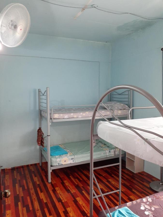 פראי Homestay Idaman Tun Hussein - Harga Untuk 1 Rumah ,1 Bilik ,1 Bilik Air 4 Single Bed - Not Sharing מראה חיצוני תמונה